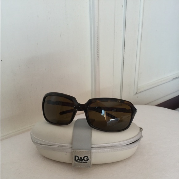 Dolce & Gabbana Accessories - Dolce and Gabbana tortoise shell sunglasses